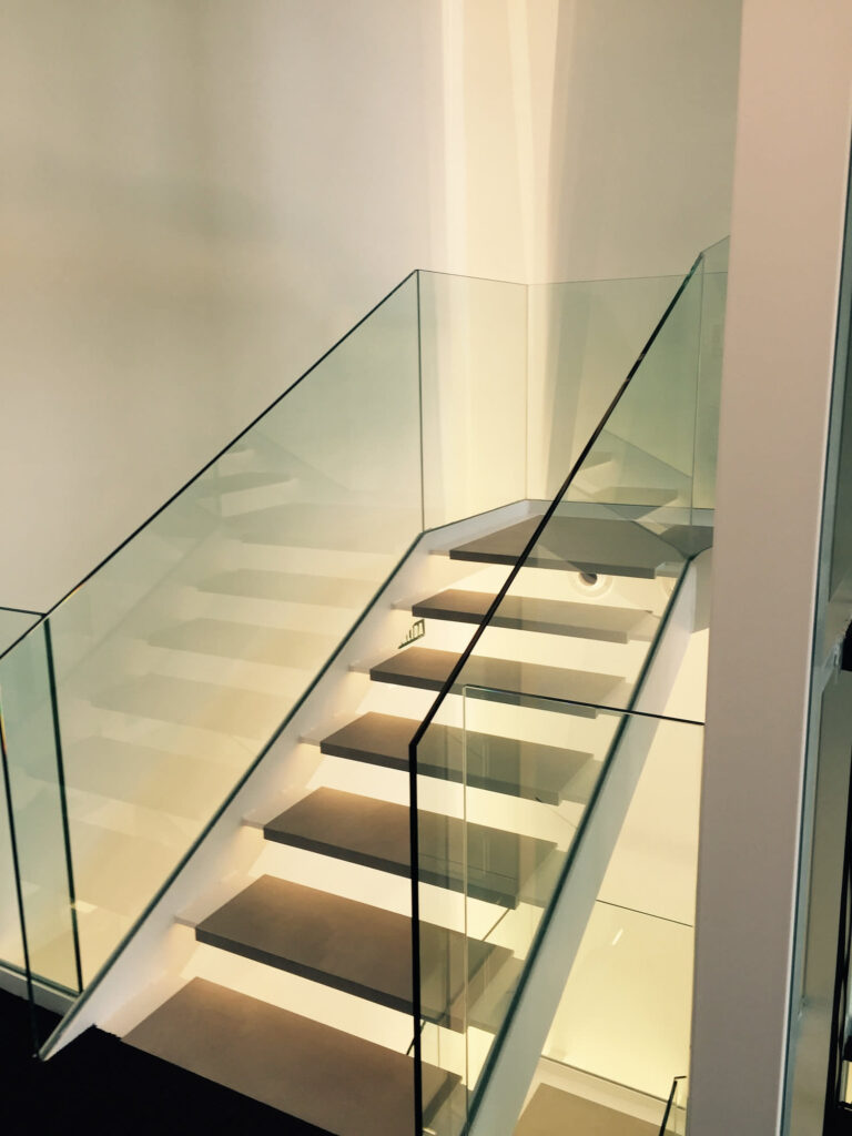 Barandilla en oficinas de TID